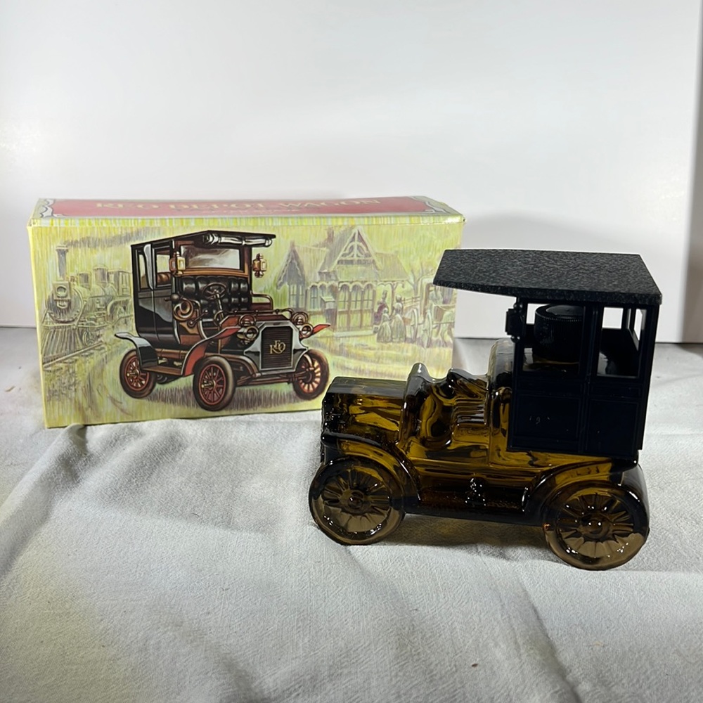 VTG AVON Reo Depot Wagon Tai Winds After Shave